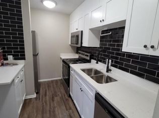 2500 S York St APT 416, Denver, CO 80210
