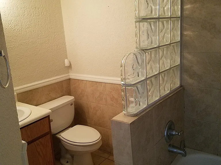 7124 Esther St — Photo 2