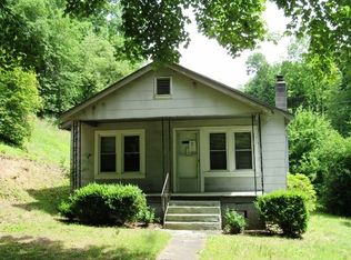 211 Ned Hughes Rd, Spruce Pine, NC 28777