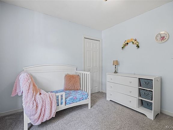 5th image of 9861 Willow Glen Ct