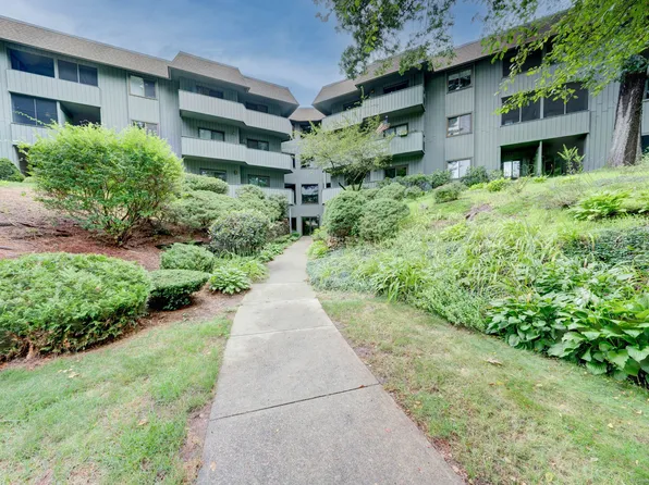 27 Hickory Hill #27, Southington, CT 06489