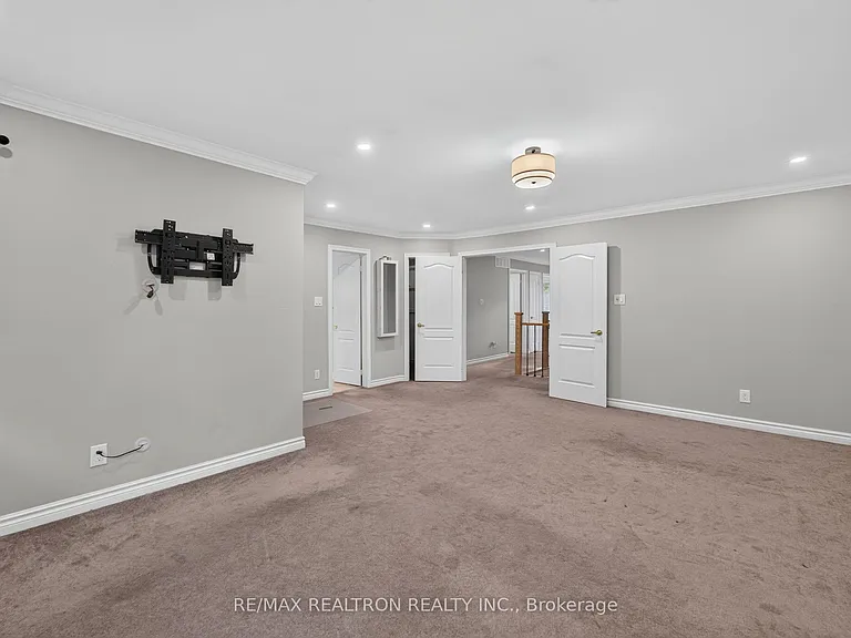 49 Meekings Dr — Photo 30