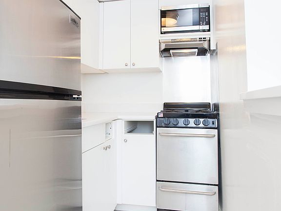 5th image of 27 W 16th St APT 5D