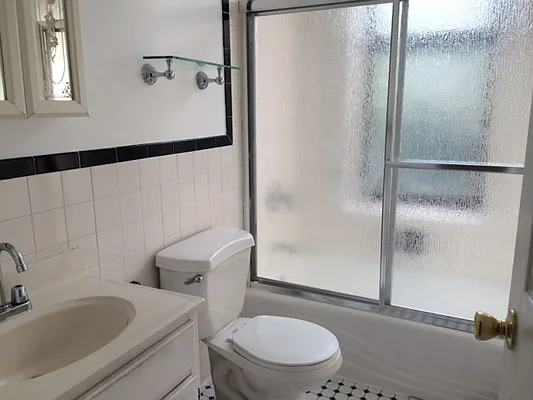 Rented by Luxor Homes & Investment Realty | media 26