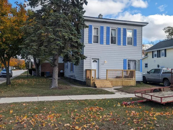 420 N Rath Ave, Ludington, MI 49431