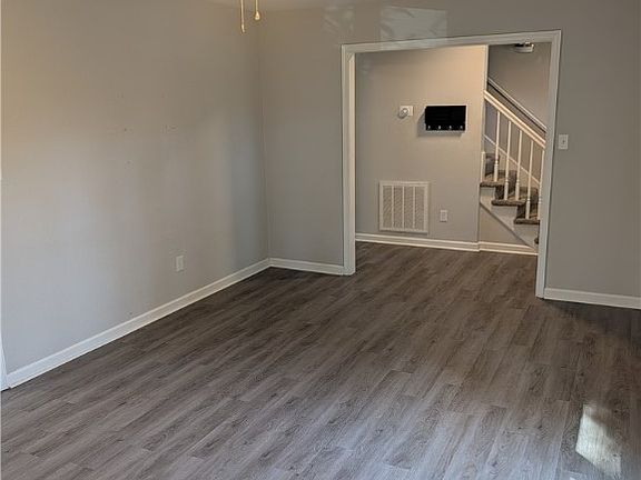5th image of 409 Flint Dr