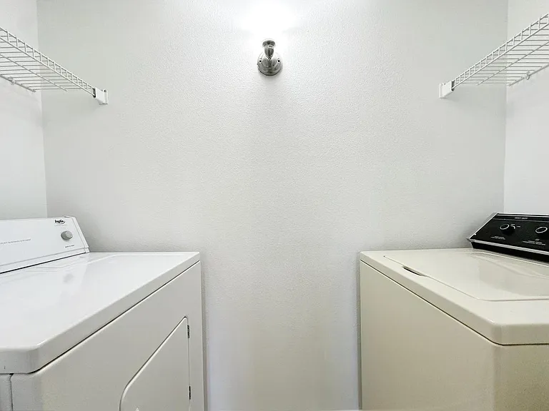 1523 Lincoln Way #204B — Photo 19