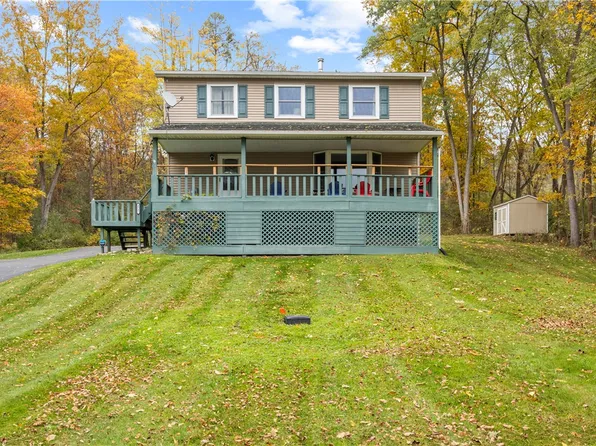 2757 E Valley Rd, Penn Yan, NY 14527