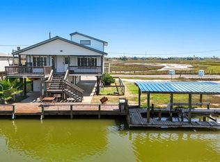 151 Starfish Dr, Rockport, TX 78382