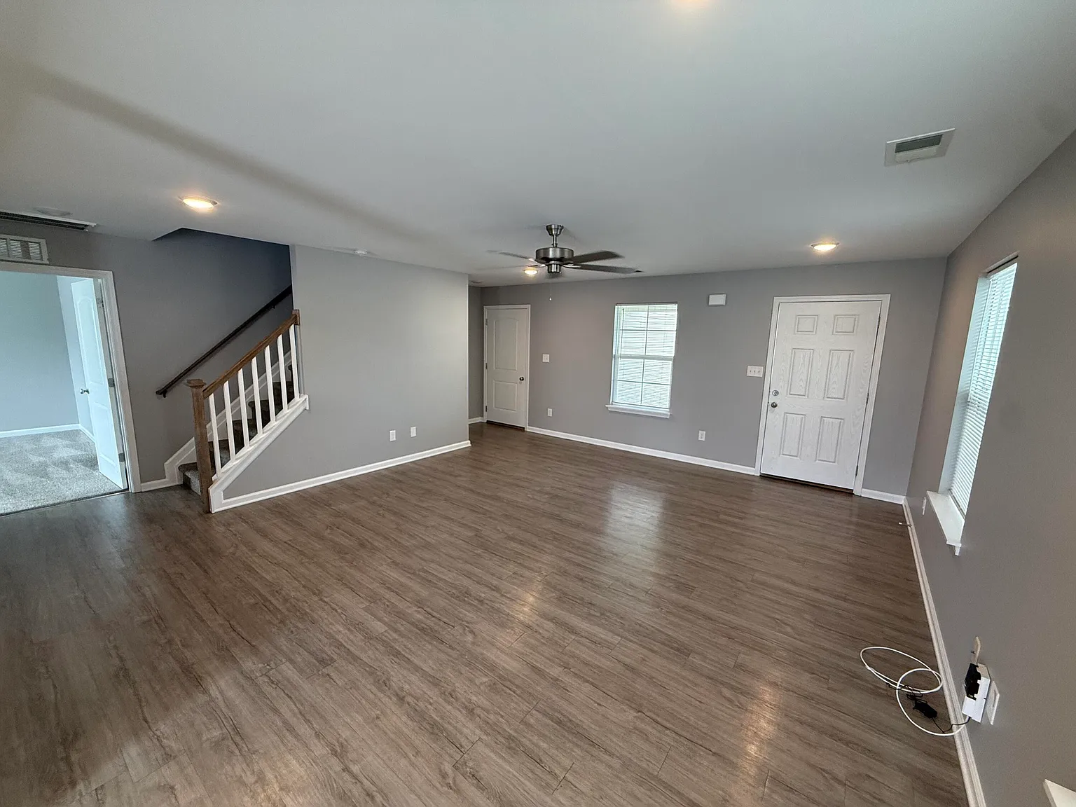 4 bed, 2.5 bath, 2076 sqft, $2,500 — Photo 3