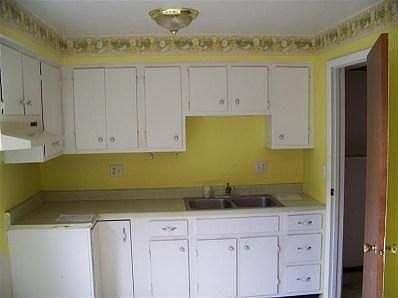 2nd image of 1066 Frederick Dr