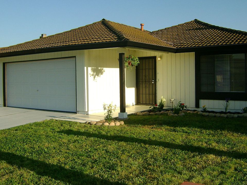 1st image of 2002 Chambord Dr