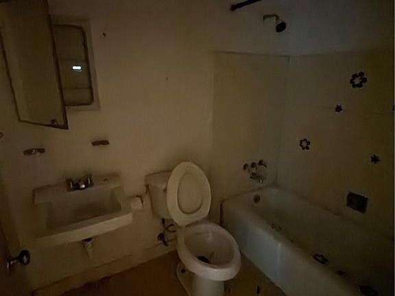 4th image of 4110 Orchid Dr