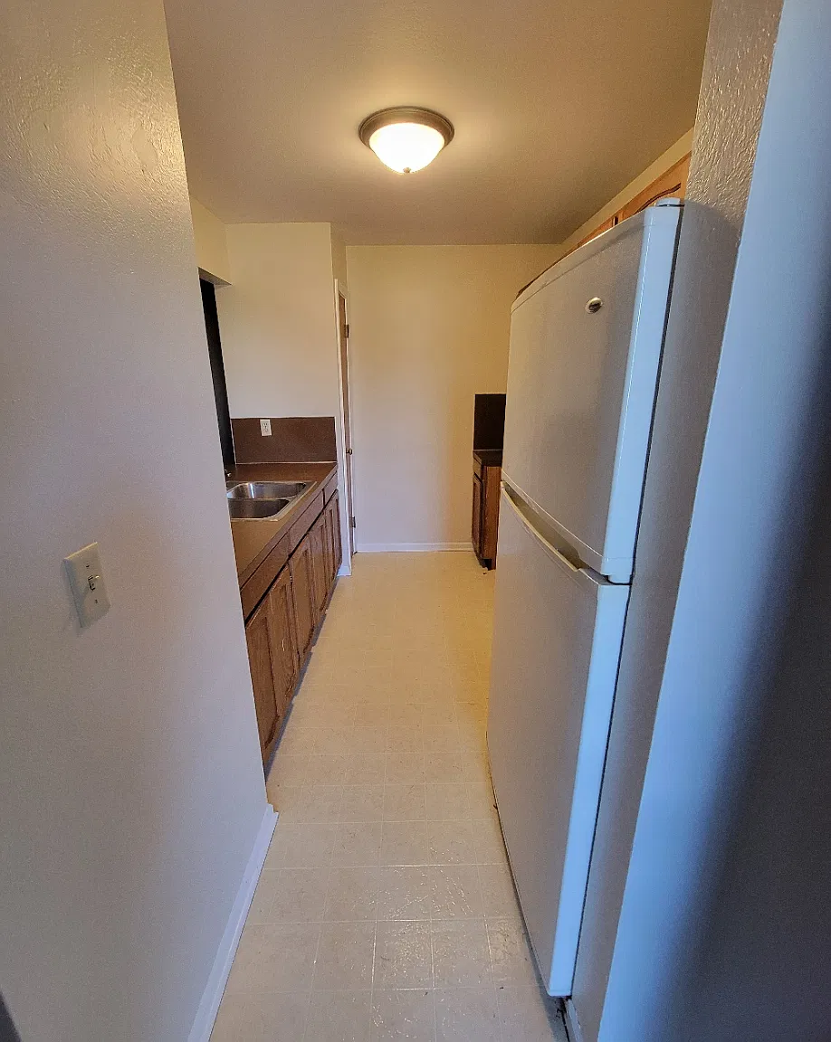 2 bed, 960 sqft, $1,300 — Photo 2