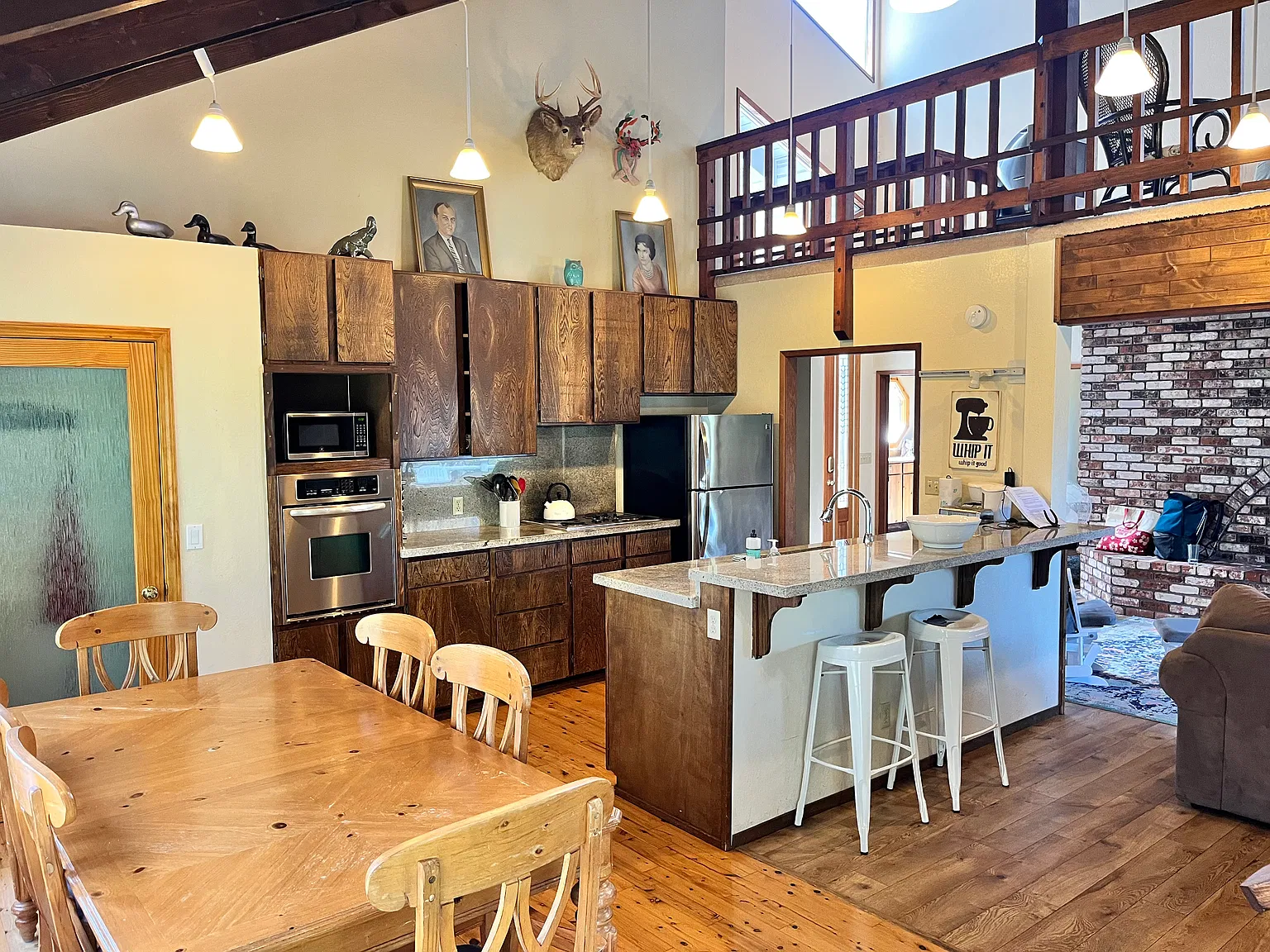 3 bed, 1994 sqft, $4,000 — Photo 2