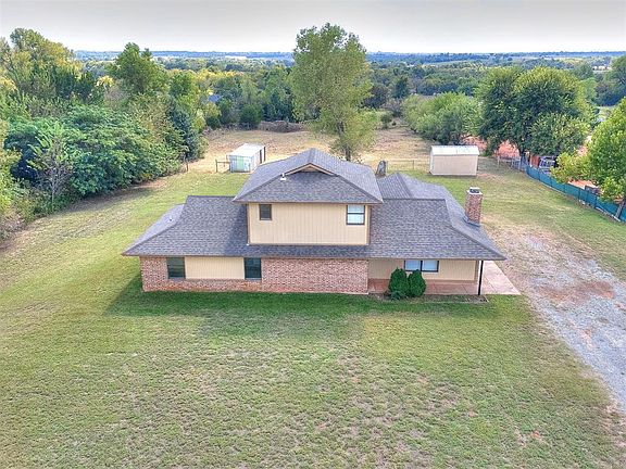 2nd image of 2325 County Road 1268