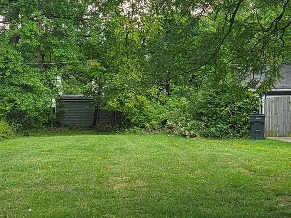 907 Nela View Rd, Cleveland, OH 44112