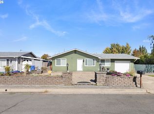 2082 Bel Air Ct, Roseburg, OR 97471