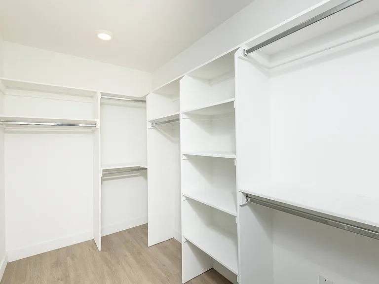 Sherman Way Luxury Apartment Homes — Photo 31