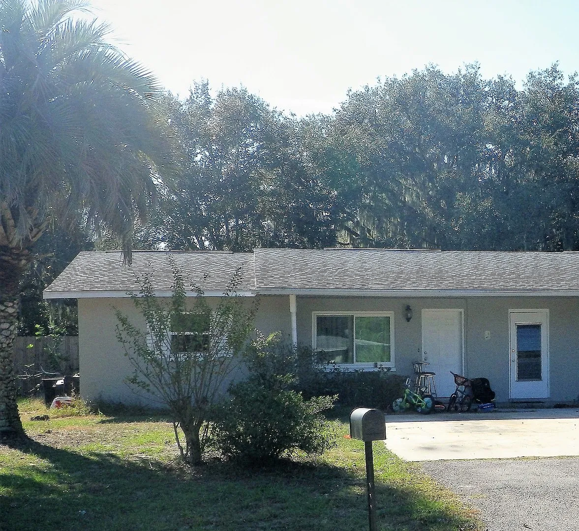Spacious 2/1 Duplex on Gospel Island — Photo 1
