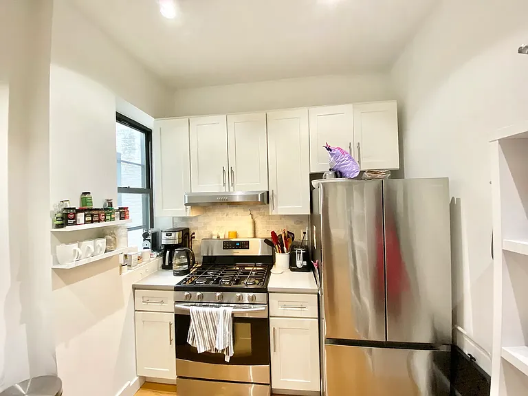 169 15th St #3B — Photo 17