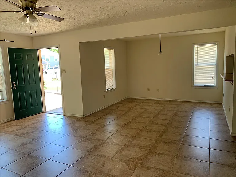 3902 Aspen St — Photo 8