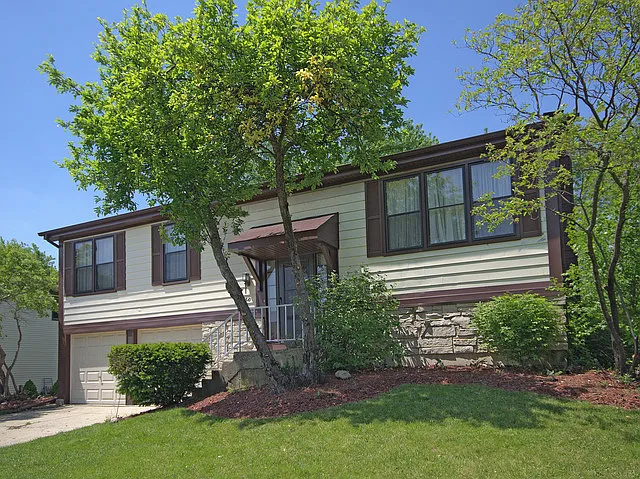 310 Norton Ln photo 1