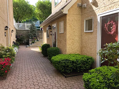 63 Dale Ave #B2 Photo 1