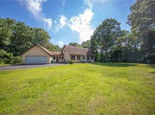 11 Fletcher Dr, Westerly, RI 02891
