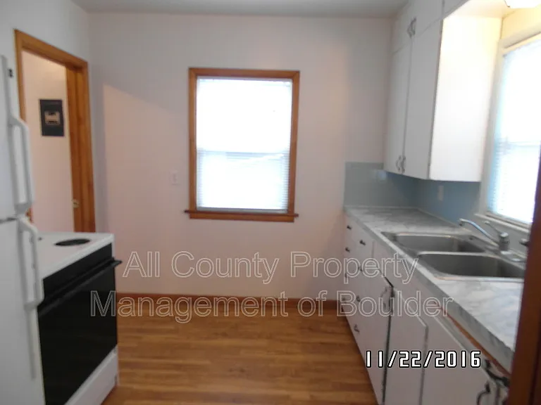 1034 Pratt St — Photo 7