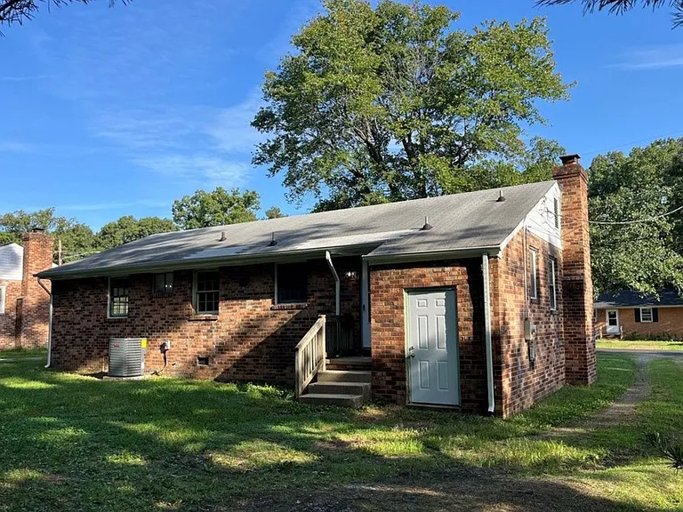 8307 Trout Ln — Photo 2