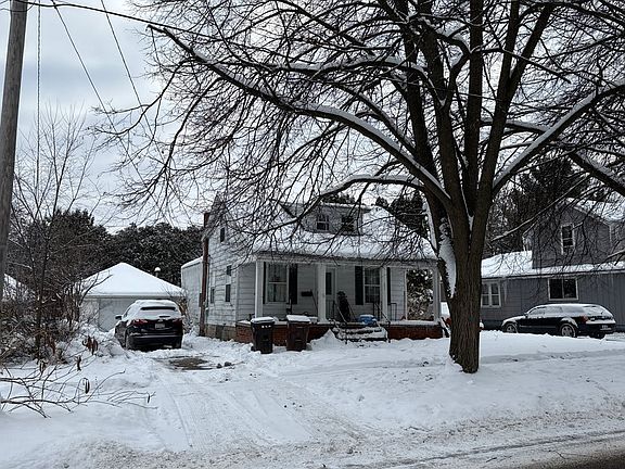 3rd image of 421 Clark St