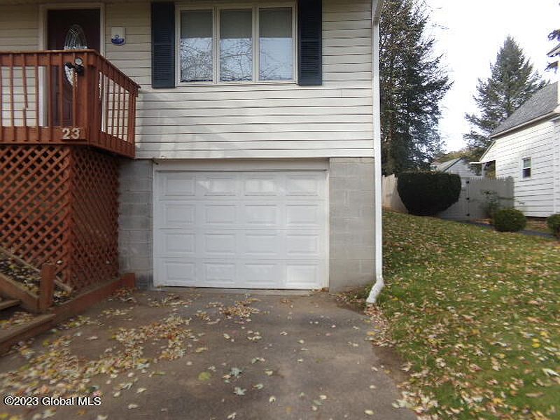 4th image of 23 N Amherst Avenue