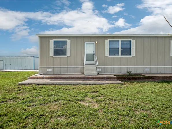 1849 Royal Rd, Port Lavaca, TX 77979