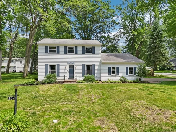 229 James Cir, Avon Lake, OH 44012