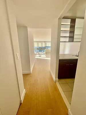 Rented by Cushman & Wakefield (Management) | media 1