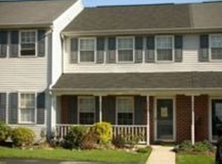 2267 N Point Dr, York, PA 17406