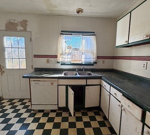 4th image of 265 Griffin Road