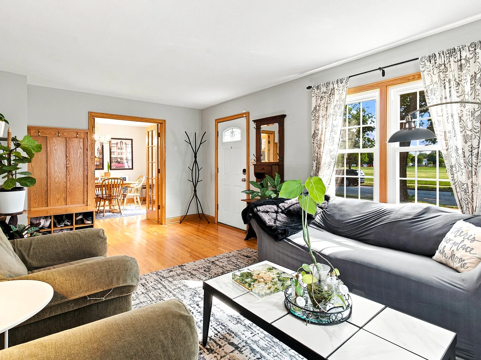 3 bed, 1512 sqft, $2,250 — Photo 2