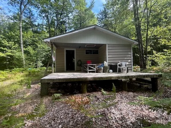 12 Cottage Ln, Queens, NS B0T 1E0