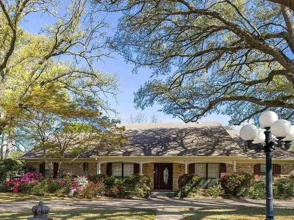 800 Elizabeth St, Gilmer, TX 75644