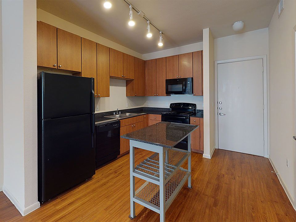 1st image of 3210 Esperanza Xing #2-5389