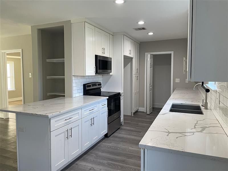 1st image of 5507 Elmlawn Dr
