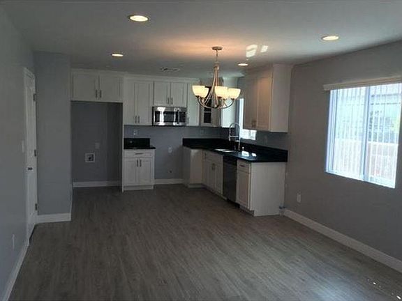 5th image of 2818 E 3rd St #32816