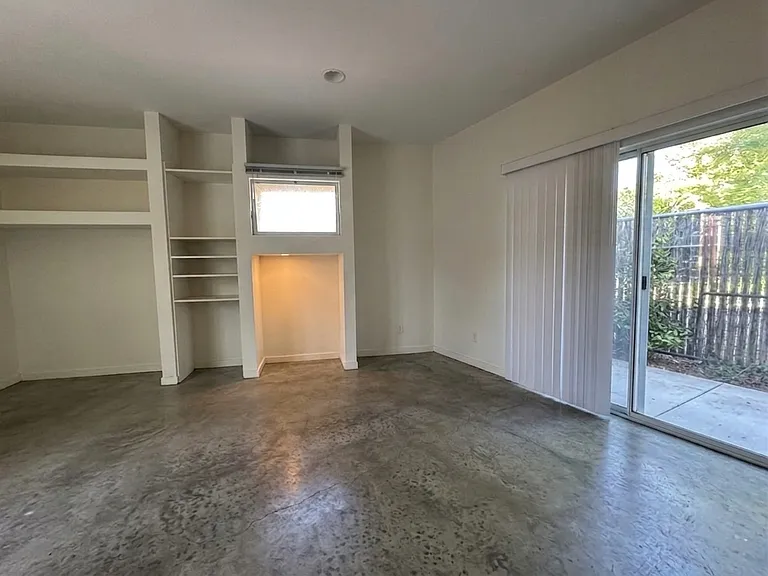 6490 Doyle St — Photo 7
