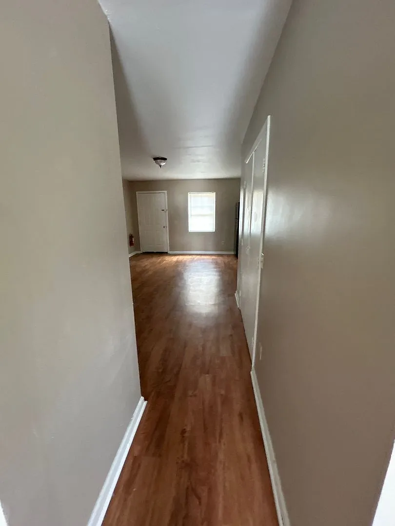 The Ellis — Photo 3