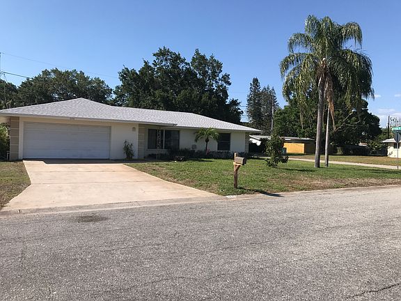 2nd image of 3216 Cambridge Dr W
