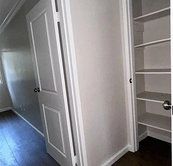 1710 Lincoln Ave #8 — Photo 2