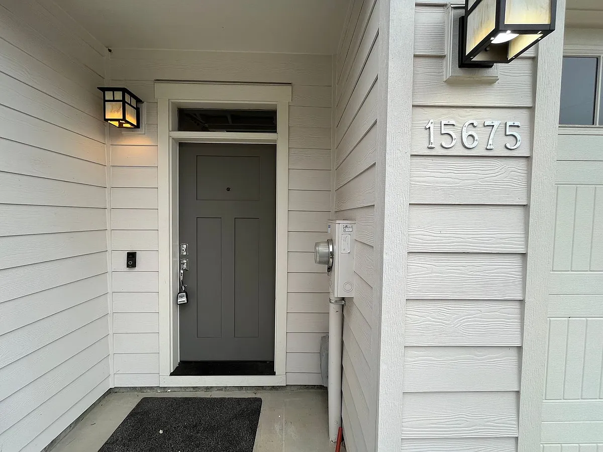 Building Photo - 15675 NE Clackamas Ct
