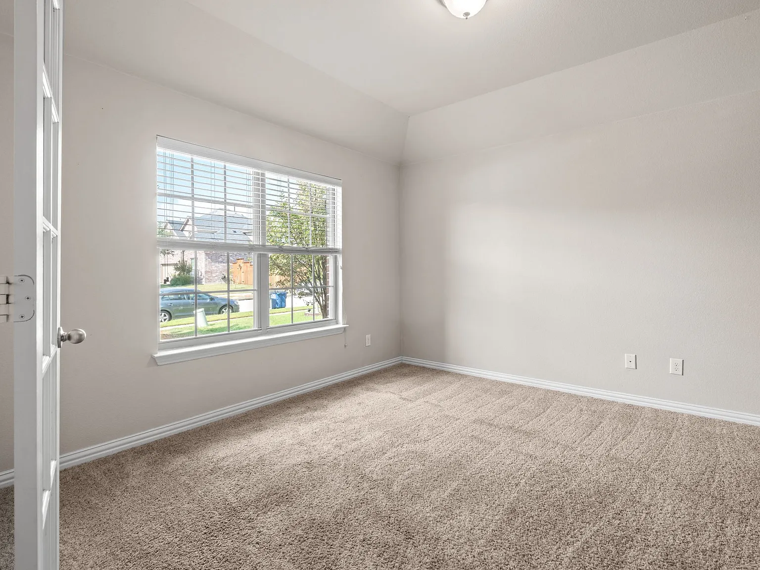 2640 Costa Mesa Dr — Photo 4
